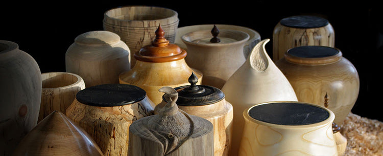 Urnes funéraires en bois